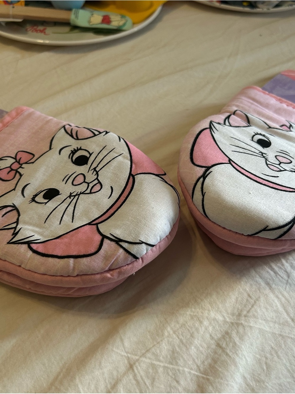 Disney Pink Marie Mini Mitts - Pair - Picture 5 of 5